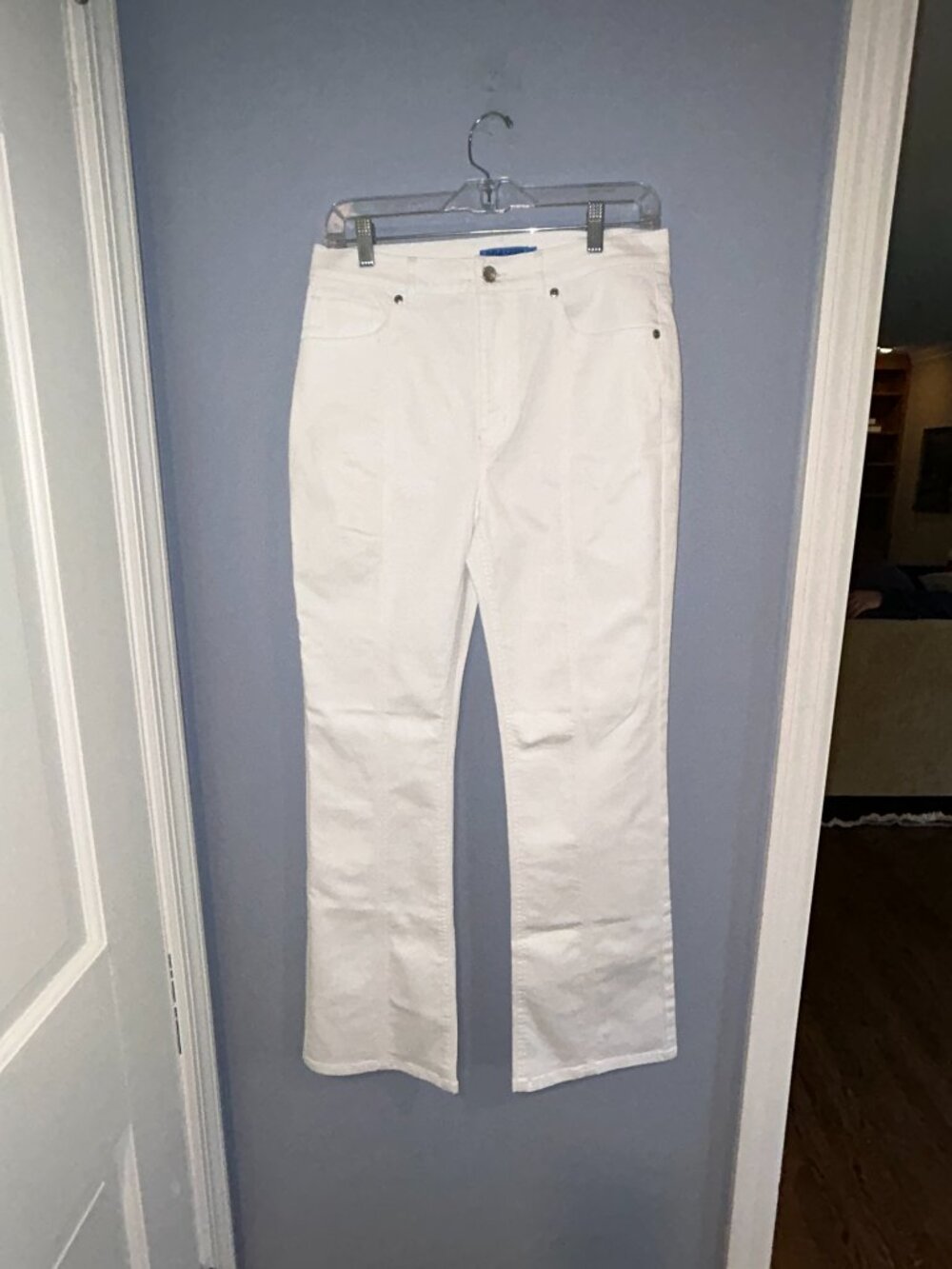 J McLaughlin White Jeans, Size 8, Stretch, cotton blend, 5 pocket